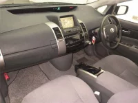 Toyota Prius лот № 70431 оценка R  с аукциона в Японии 3