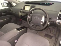 Toyota Prius лот № 70431 оценка R  с аукциона в Японии 2