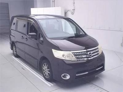 Nissan SERENA  с аукциона в Японии