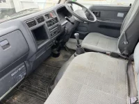 Toyota DYNA лот № 1242 оценка 3  с аукциона в Японии 4