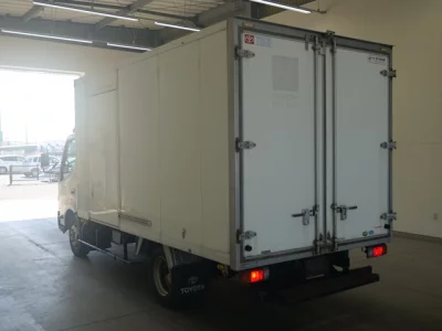 Toyota DYNA  с аукциона в Японии