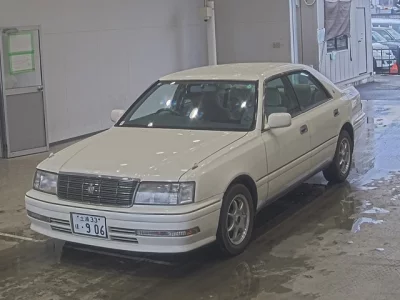 Toyota CROWN  с аукциона в Японии