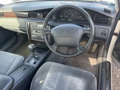 Toyota CROWN  с аукциона в Японии