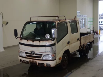 Toyota DYNA  с аукциона в Японии