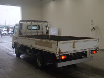 Toyota DYNA  с аукциона в Японии
