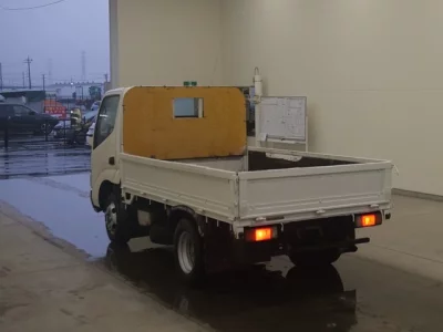 Toyota DYNA  с аукциона в Японии