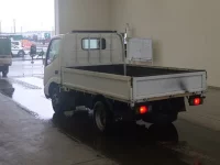 Toyota DYNA лот № 1628 оценка R  с аукциона в Японии 1