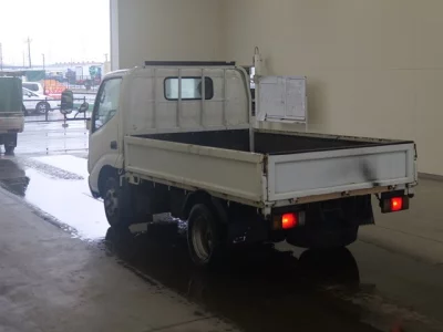 Toyota DYNA  с аукциона в Японии
