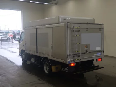 Toyota DYNA  с аукциона в Японии