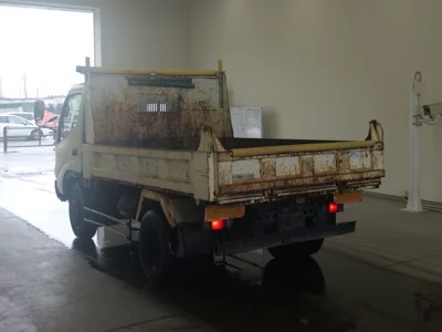 Toyota DYNA  с аукциона в Японии