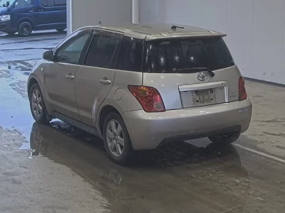 Toyota IST