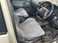 Toyota HILUX SURF лот № 20196 оценка 3.5  с аукциона в Японии 7