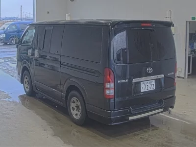 Toyota HiAce Van
