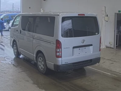 Toyota HiAce Van