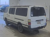 Toyota HIACE VAN лот № 20123 оценка RA  с аукциона в Японии 1