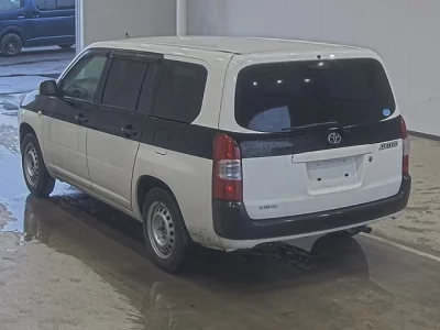 Toyota SUCCEED  с аукциона в Японии