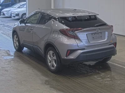 Toyota C-HR  с аукциона в Японии