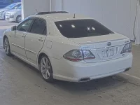 Toyota CROWN лот № 20488 оценка 3.5  с аукциона в Японии 1