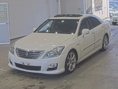 Toyota CROWN  с аукциона в Японии