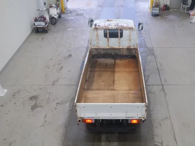 Toyota DYNA  с аукциона в Японии