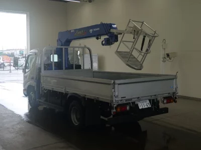 Toyota DYNA  с аукциона в Японии