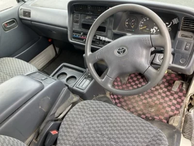 Toyota HIACE  с аукциона в Японии