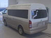 Toyota HIACE лот № 20477 оценка RA  с аукциона в Японии 1
