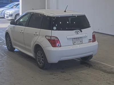 Toyota IST  с аукциона в Японии