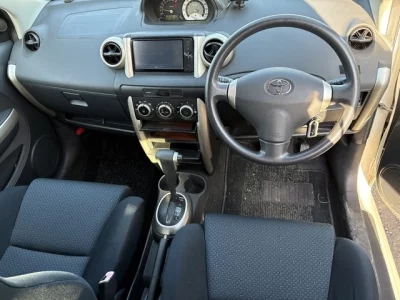 Toyota IST  с аукциона в Японии