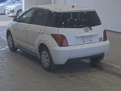 Toyota IST
