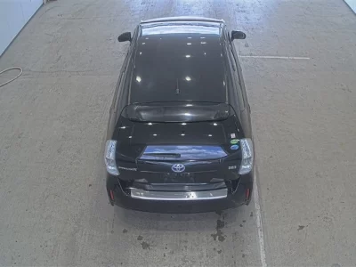 Toyota PRIUS ALPHA  с аукциона в Японии