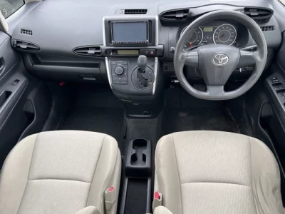 Toyota WISH  с аукциона в Японии