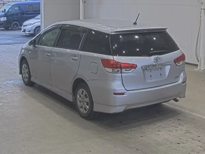 Toyota WISH  с аукциона в Японии