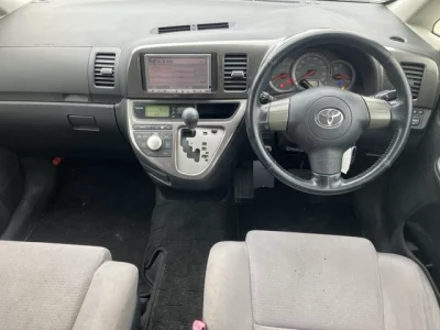 Toyota WISH  с аукциона в Японии