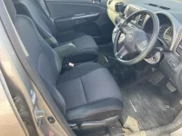 Toyota WISH лот № 20319 оценка 3  с аукциона в Японии 7