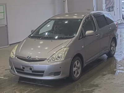 Toyota WISH  с аукциона в Японии
