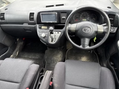 Toyota WISH  с аукциона в Японии