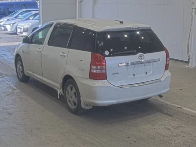 Toyota WISH  с аукциона в Японии