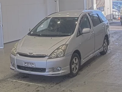 Toyota WISH  с аукциона в Японии