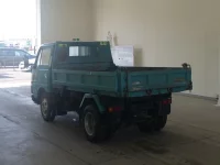 Nissan ATLAS лот № 1821 оценка R  с аукциона в Японии 1