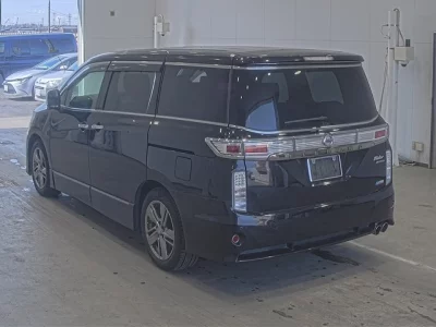 Nissan ELGRAND  с аукциона в Японии