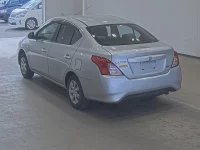 Nissan TIIDA LATIO лот № 20048 оценка RA  с аукциона в Японии 1