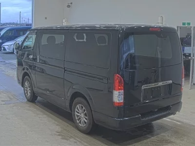 Toyota HiAce Van