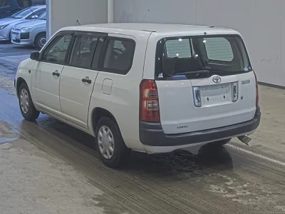 Toyota SUCCEED  с аукциона в Японии