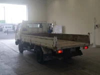 Toyota DYNA лот № 84 оценка R  с аукциона в Японии 1
