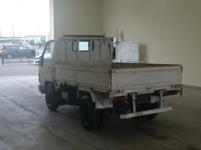 Toyota DYNA  с аукциона в Японии