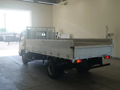 Toyota DYNA  с аукциона в Японии