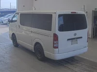 Toyota HIACE VAN лот № 20628 оценка 3.5  с аукциона в Японии 1