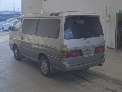 Toyota HIACE  с аукциона в Японии