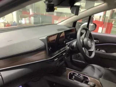 Nissan Aura